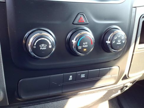 Used 2018 RAM 1500 Express w/ Express Value Package AWD/4WD image 26