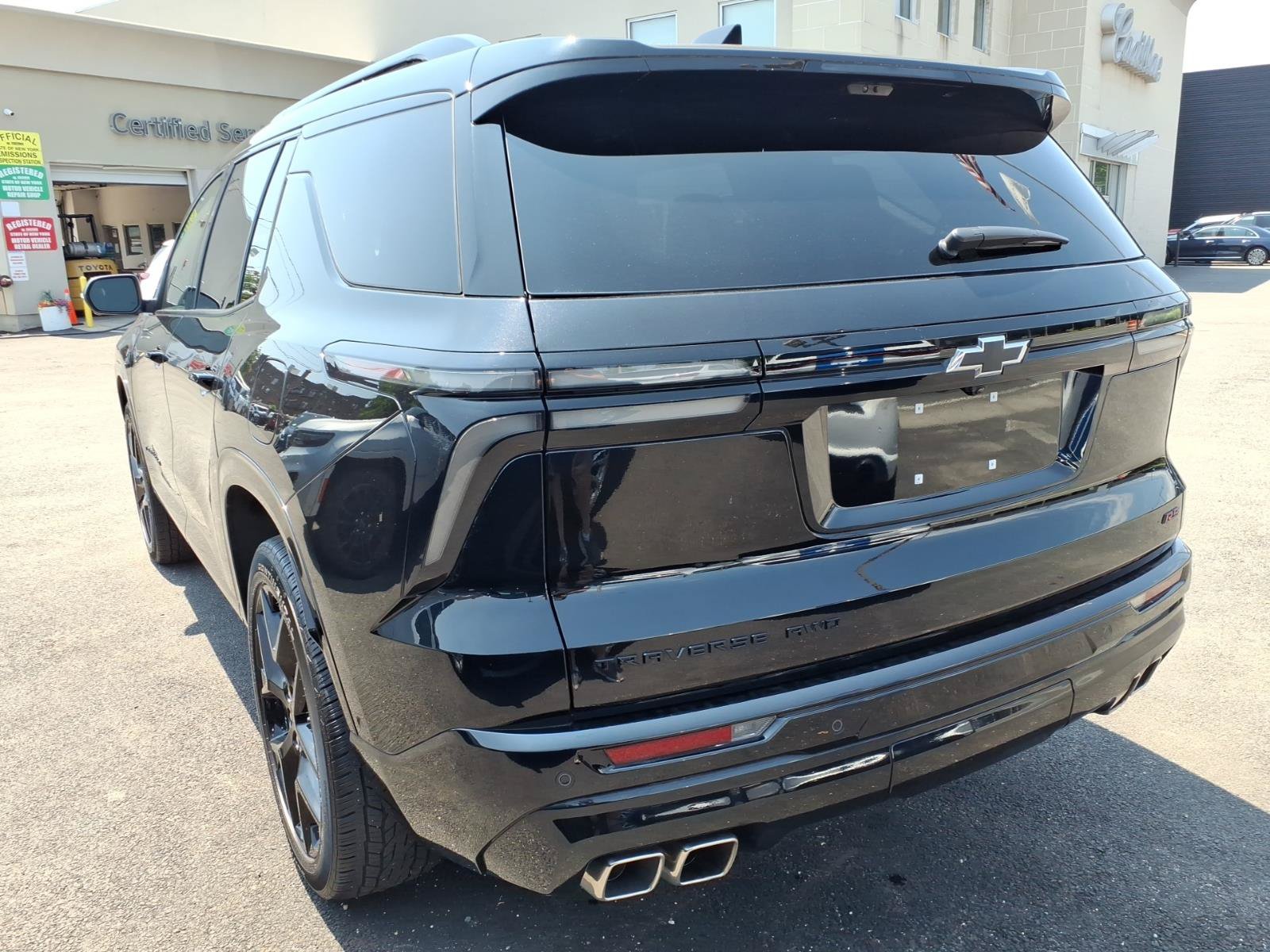Used 2024 Chevrolet Traverse RS AWD/4WD image 7