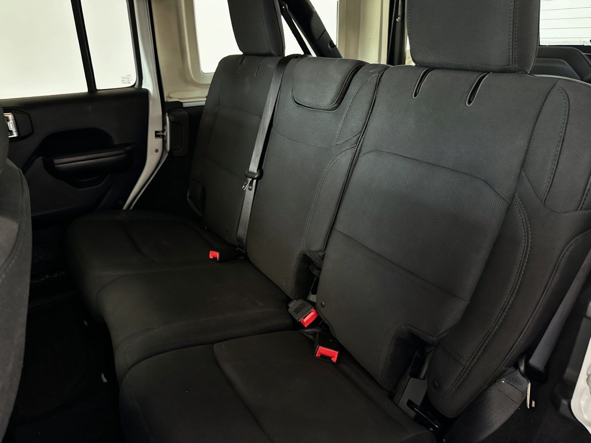 Used 2018 Jeep Wrangler Unlimited Sport S AWD/4WD image 14