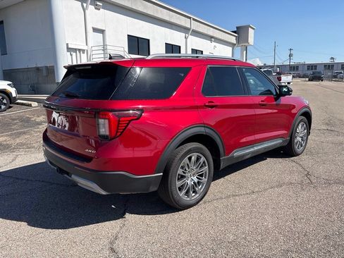 Used 2025 Ford Explorer Platinum AWD/4WD image 7