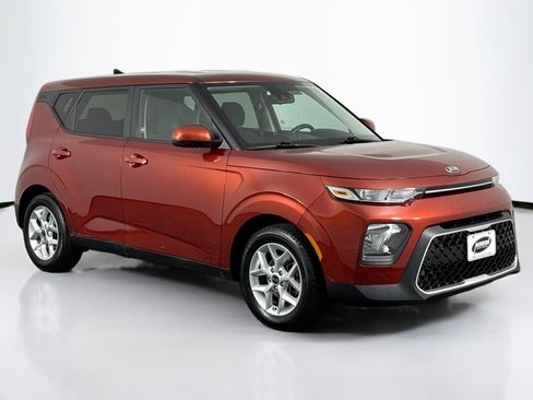Used 2020 Kia Soul S image 2