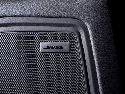 Certified 2025 Porsche Macan image 27