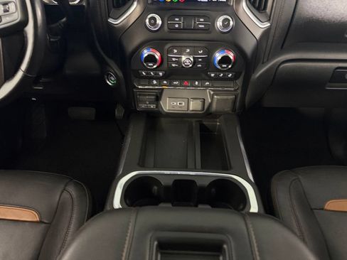 Used 2021 GMC Sierra 1500 AT4 w/ AT4 Preferred Package AWD/4WD image 18