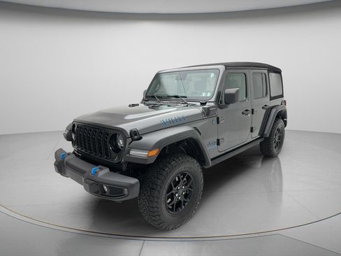 Used 2024 Jeep Wrangler Unlimited AWD/4WD image 3