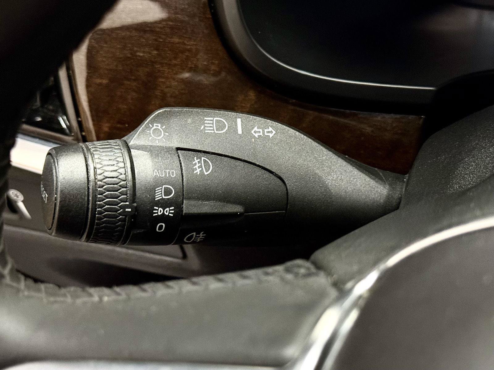 Used 2018 Volvo S90 T5 Momentum w/ Convenience Package FWD image 20