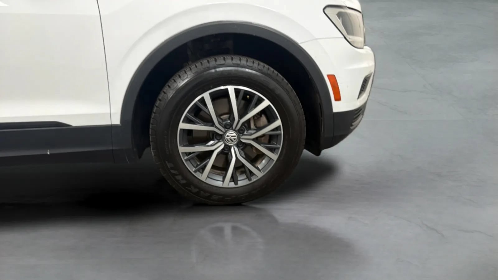 Used 2019 Volkswagen Tiguan SE FWD image 25