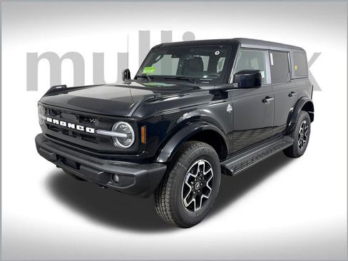 New 2026 Ford Bronco Outer Banks image 13