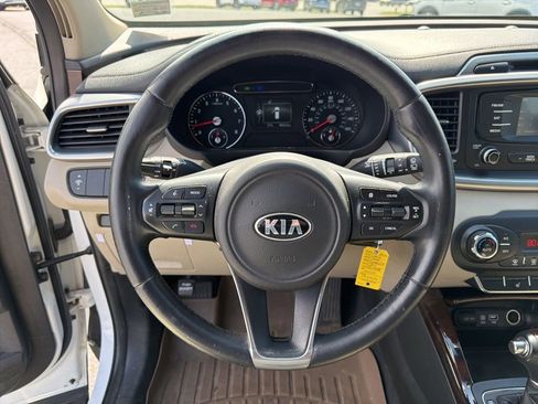 Used 2016 Kia Sorento EX image 28