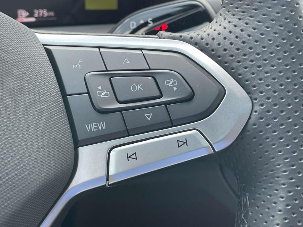New 2026 Volkswagen Tiguan SE R-Line FWD image 46