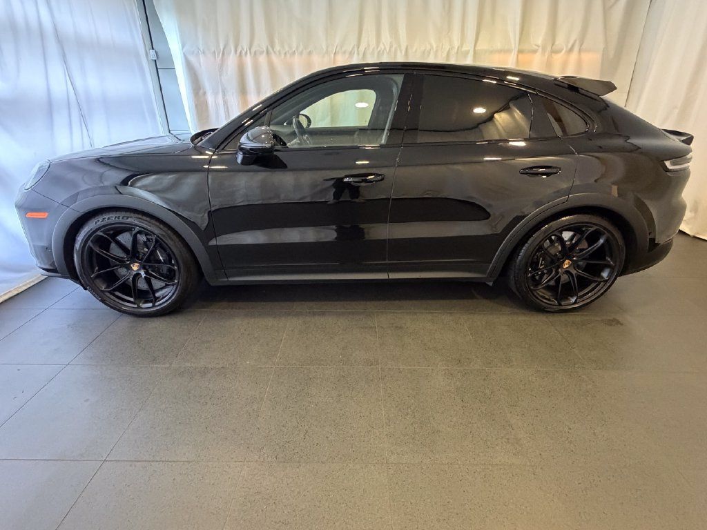 Certified 2025 Porsche Cayenne Turbo GT AWD/4WD image 2