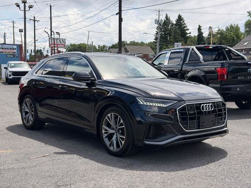 Used 2021 Audi Q8 Prestige w/ Prestige Package AWD/4WD image 3