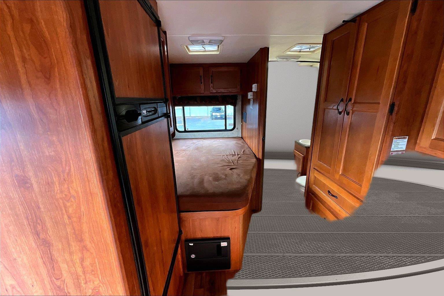 Used 2011 Ford E-350 and Econoline 350 Super Duty w/ Motorhome Prep Pkg RWD image 24