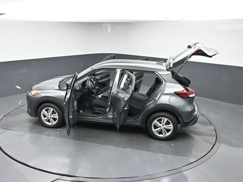 Used 2024 Nissan Kicks S image 44