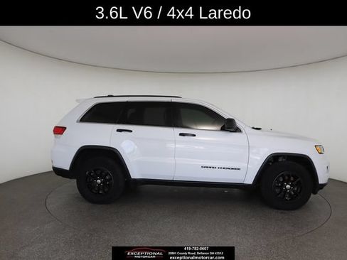 Used 2020 Jeep Grand Cherokee Laredo AWD/4WD image 22