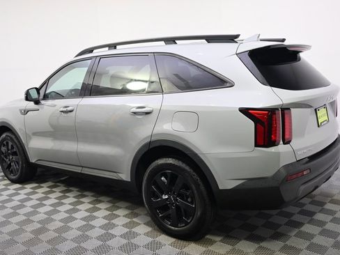 Used 2023 Kia Sorento S w/ Panoramic Sunroof Package AWD/4WD image 3