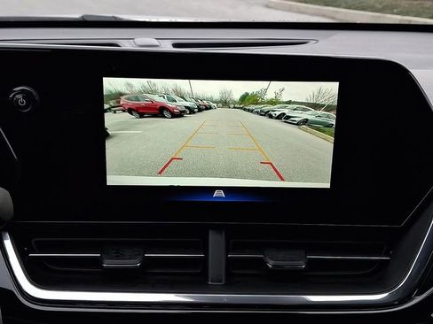 Used 2025 Chevrolet Trax RS w/ Driver Confidence Package image 17