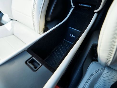 Used 2022 McLaren GT RWD image 56
