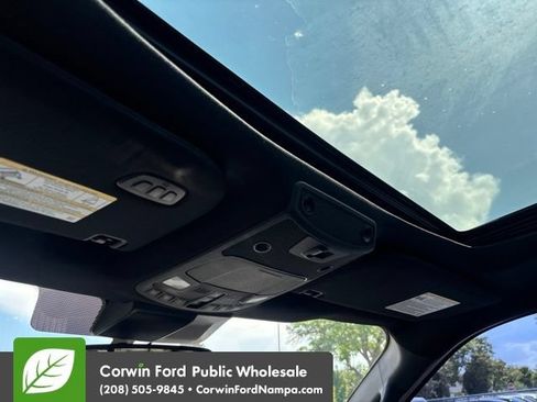 Used 2018 Ford F150 Lariat w/ Equipment Group 502A Luxury AWD/4WD image 21