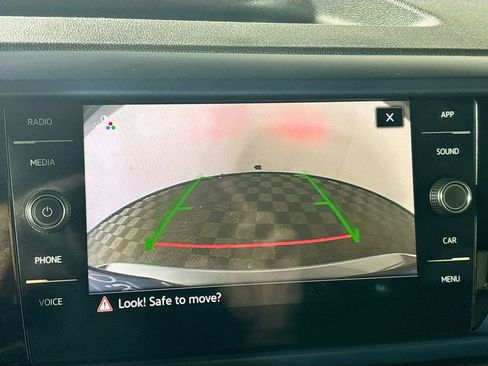 Used 2024 Volkswagen Taos SE image 16