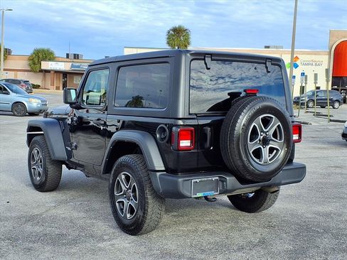 Used 2021 Jeep Wrangler Sport S image 5