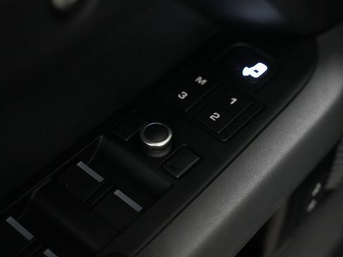 Used 2020 Land Rover Defender 110 X AWD/4WD image 33