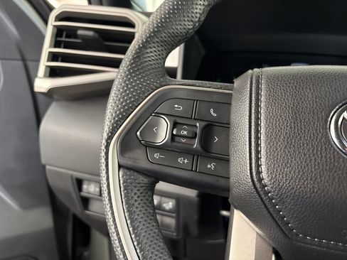 Used 2025 Toyota Tundra Limited AWD/4WD image 42