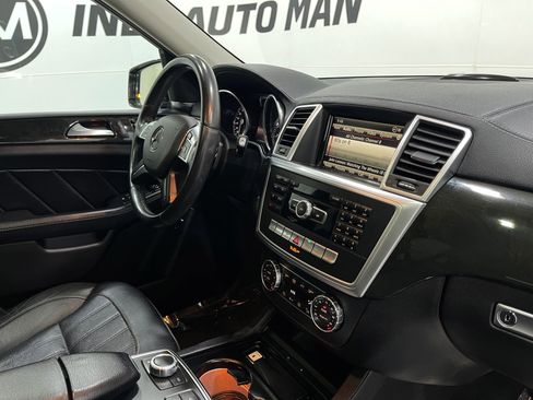 Used 2016 Mercedes-Benz GL 450 4MATIC w/ Premium I Package image 22