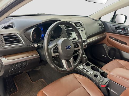 Used 2017 Subaru Outback 3.6R Touring AWD/4WD image 18