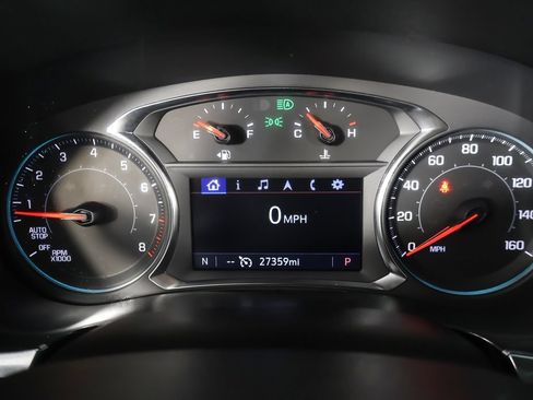 Used 2023 Chevrolet Traverse LT FWD image 39