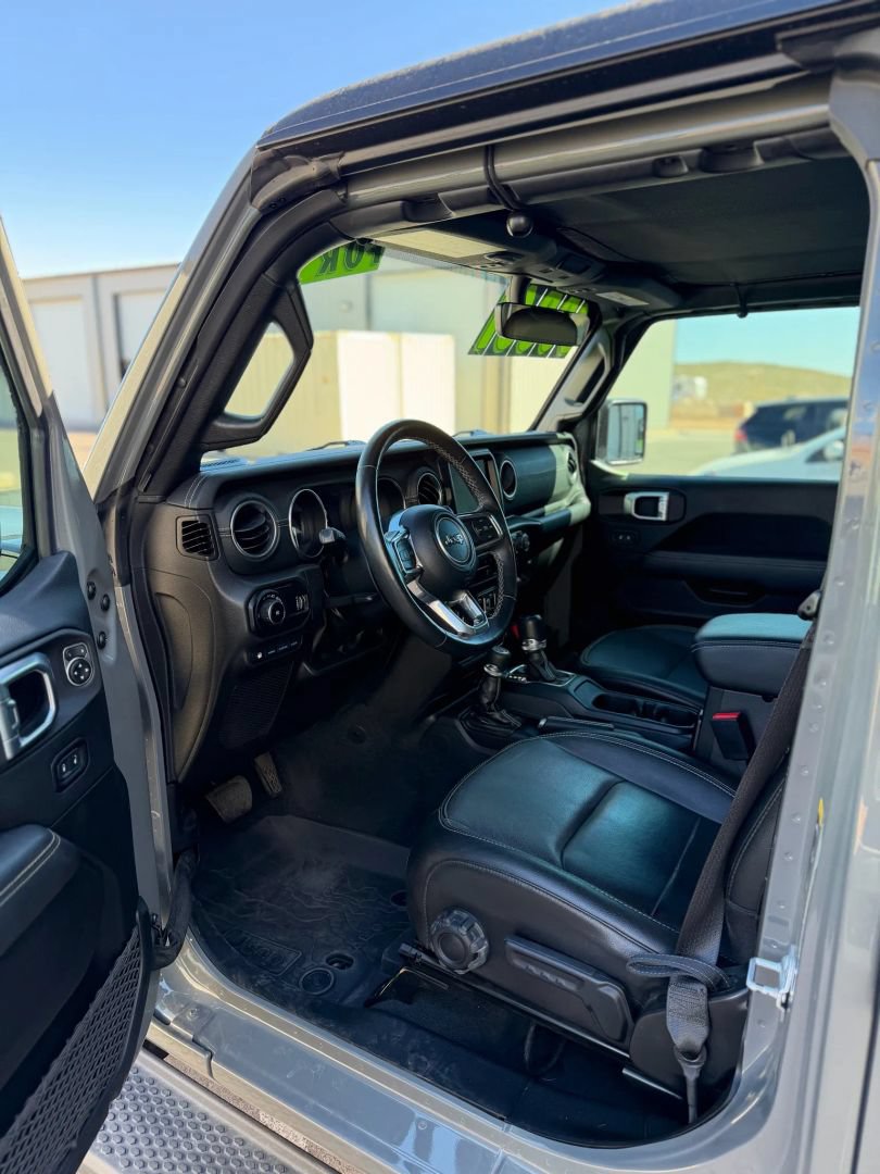Used 2023 Jeep Wrangler Unlimited Sahara w/ Cold Weather Group AWD/4WD image 10