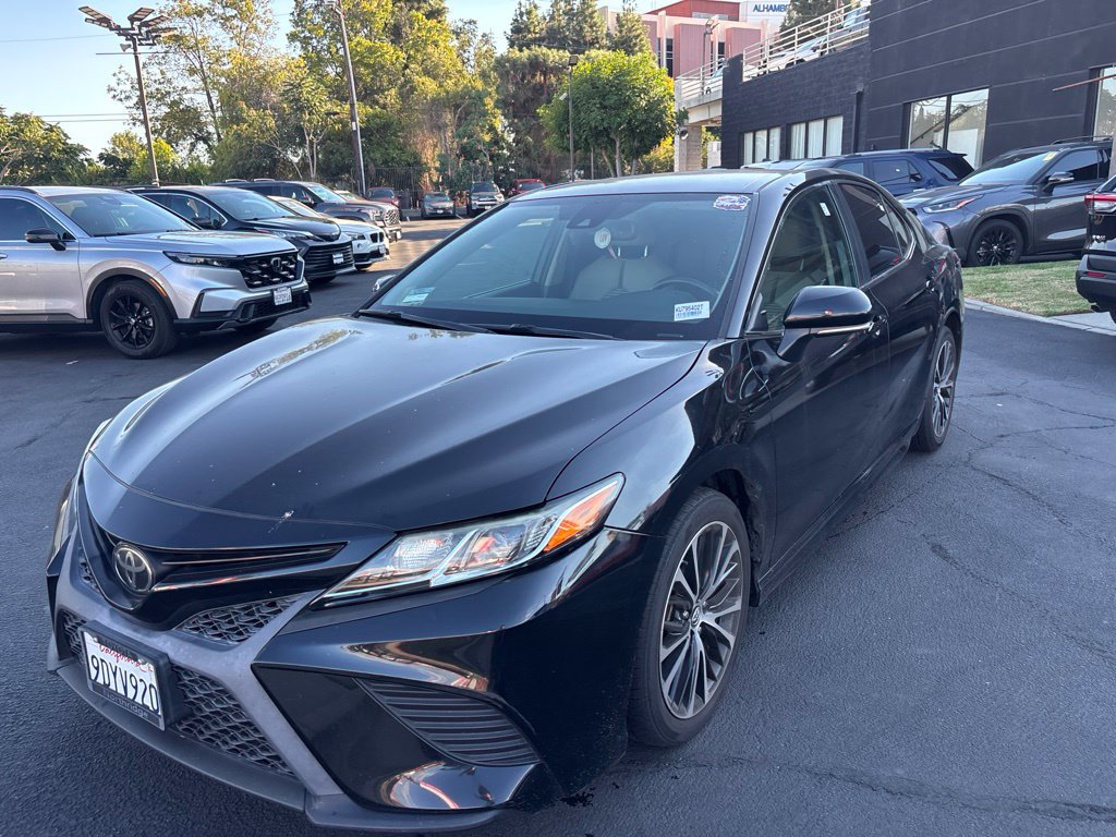 Used 2019 Toyota Camry SE w/ Convenience Package FWD image 8