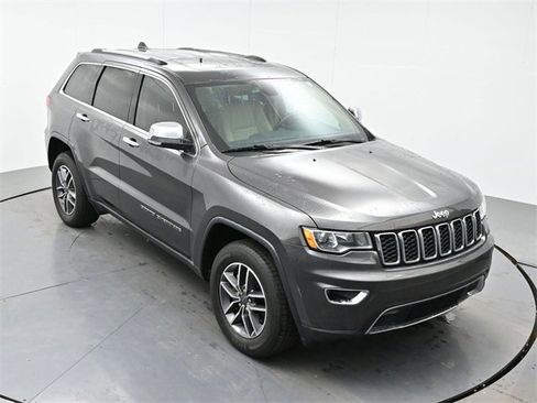 Used 2019 Jeep Grand Cherokee Limited w/ Trailer Tow Group IV image 17