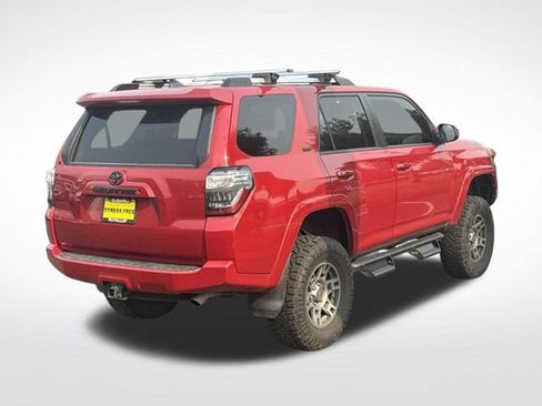 Used 2020 Toyota 4Runner SR5 AWD/4WD image 8