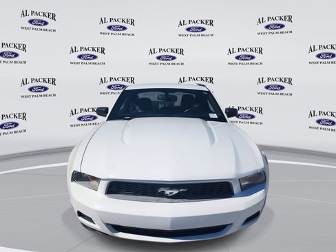 Used 2010 Ford Mustang Premium image 8