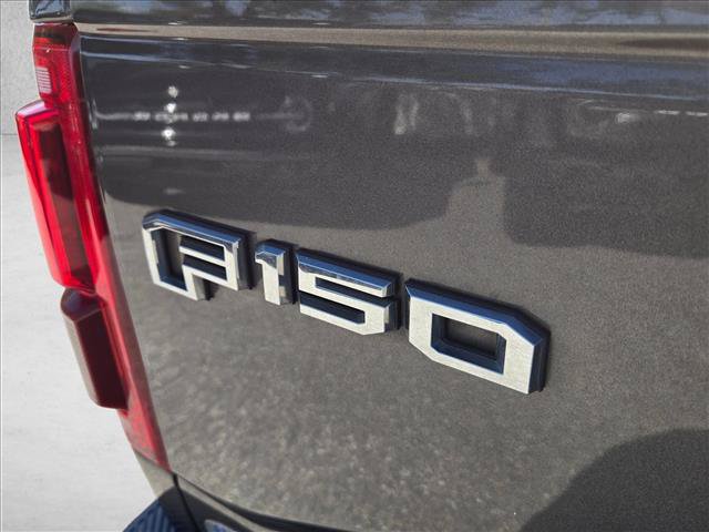 Used 2017 Ford F150 Lariat w/ Equipment Group 502A Luxury AWD/4WD image 8