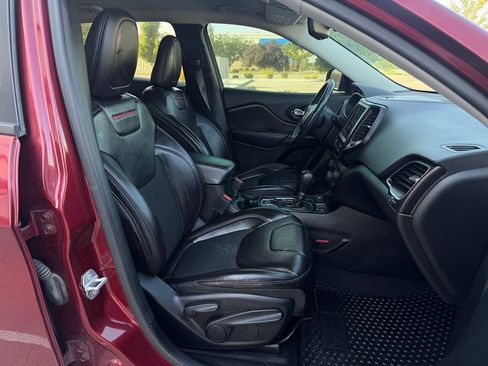 Used 2021 Jeep Cherokee Trailhawk AWD/4WD image 20