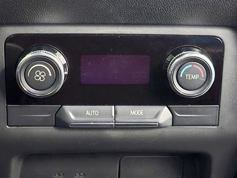 Used 2025 Buick Enclave Preferred FWD image 25