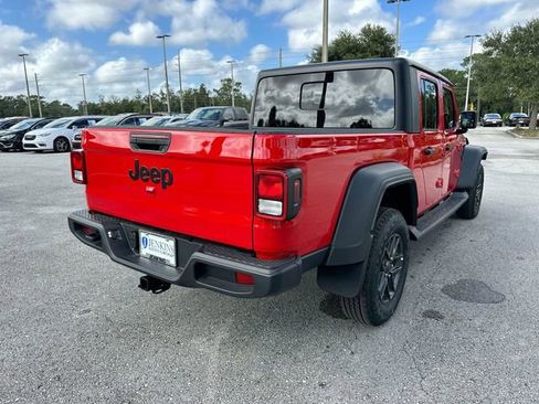 New 2025 Jeep Gladiator Sport image 4