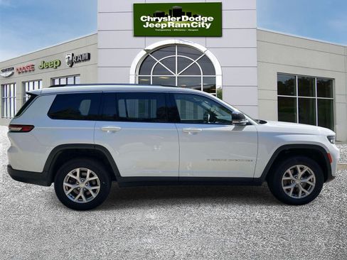 Used 2023 Jeep Grand Cherokee L Limited AWD/4WD image 5