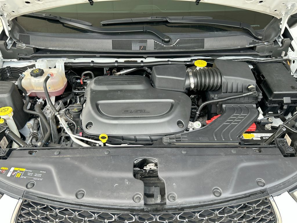 Used 2023 Chrysler Pacifica Touring-L FWD image 44