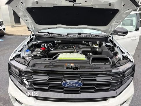 New 2026 Ford Expedition Active image 25