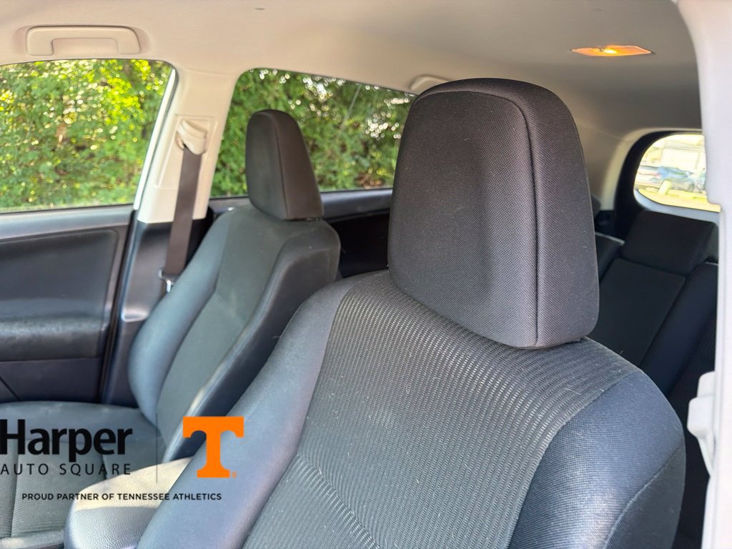 Used 2015 Toyota RAV4 LE FWD image 11
