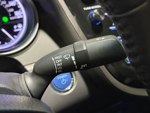 Used 2019 Toyota Camry XLE FWD image 29