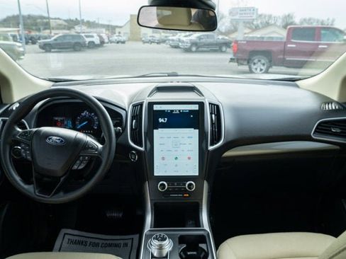 Used 2022 Ford Edge SE image 29