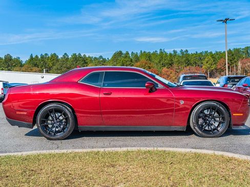 Used 2023 Dodge Challenger SRT Hellcat w/ Driver Convenience Group image 8