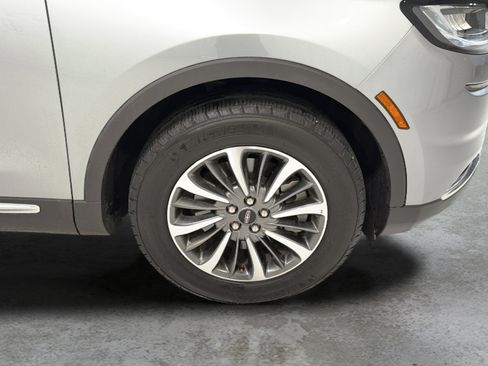 Used 2023 Lincoln Nautilus FWD w/ Premium Package image 27