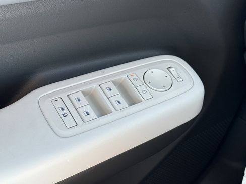 New 2026 Hyundai Santa Fe SE image 16