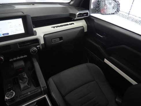 Used 2024 Toyota Tacoma TRD Off-Road image 12