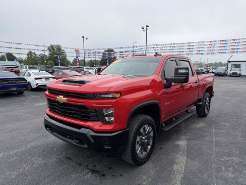 Used 2024 Chevrolet Silverado 2500 Custom w/ Custom Value Package AWD/4WD image 9