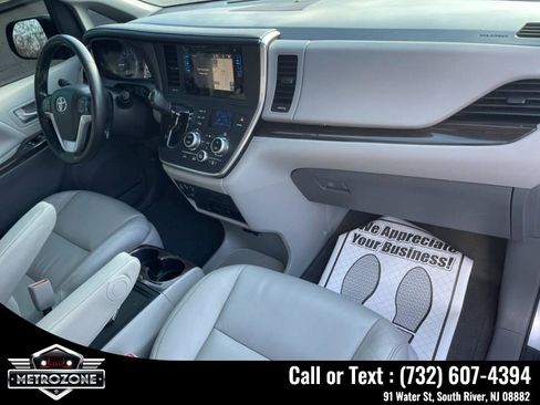 Used 2016 Toyota Sienna AWD image 22